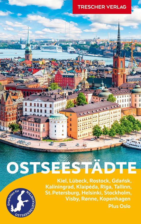 "Ostseestädte", Städte wie Kiel, Lübeck, Riga; bunte Gebäude, Gewässer im Hintergrund, Kreuzfahrtschiff, blauer Himmel.