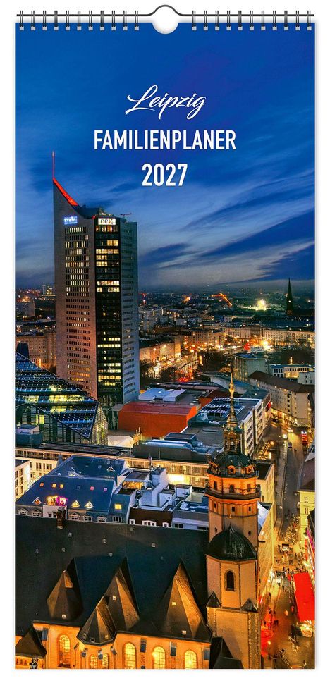 „Leipzig Familienplaner 2027“ steht oben. Ein nächtlicher Stadtblick mit beleuchteten Gebäuden und Kirchturm ist zu sehen.