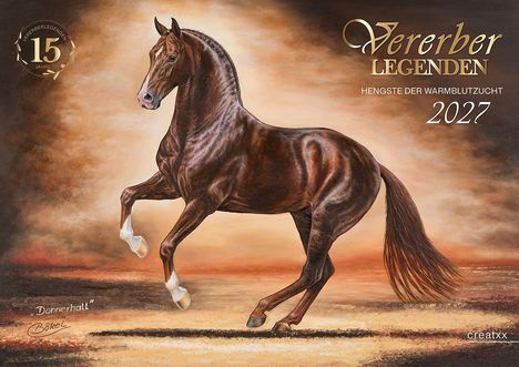 „Vererberlegenden“, „Hengste der Warmblutzucht 2027“. Ein elegantes braunes Pferd in einer dynamischen Pose.
