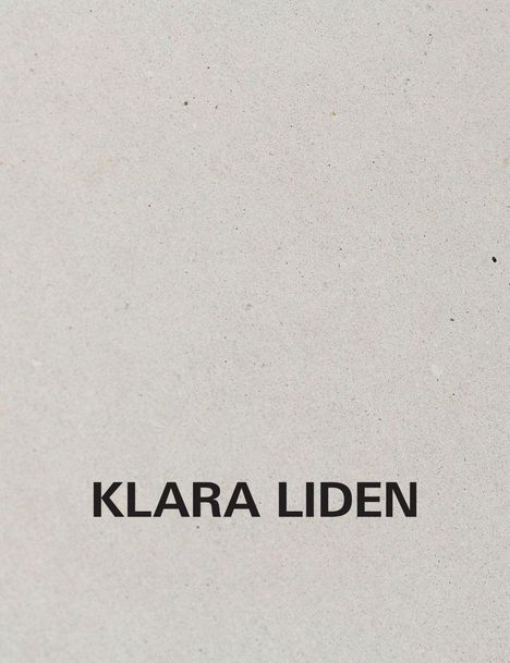 Der Text "KLARA LIDEN" in schwarzen Buchstaben auf grauem Hintergrund.