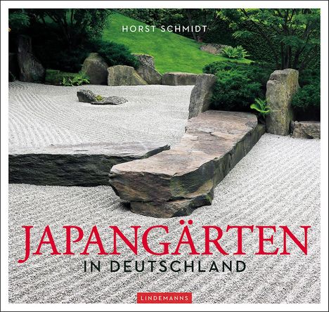 "JAPANGÄRTEN IN DEUTSCHLAND" in großen roten Buchstaben. Zen-Garten mit Kies, Felsen und grünem Hintergrund.