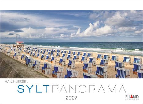 "HANS JESSEL SYLT PANORAMA 2027" zeigt ein Strandbild mit vielen Strandkörben am Meer, blauer Himmel, Wolken.