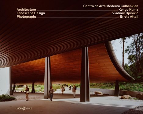 „Architecture, Landscape Design, Photographs; Centro de Arte Moderna Gulbenkian.“ Moderne Architektur mit Holzdach.