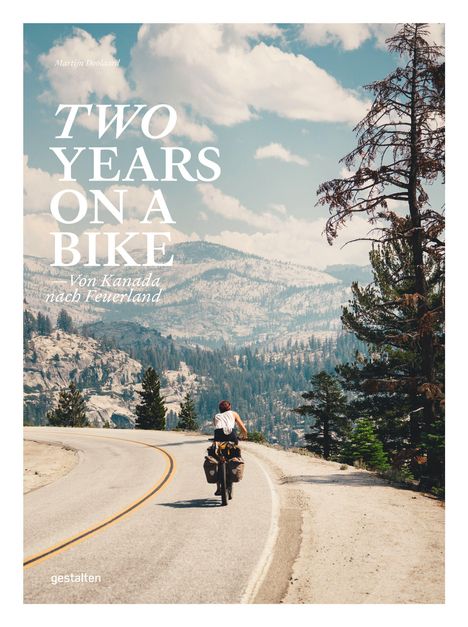 Martijn Doolaard: Two Years On A Bike, Buch