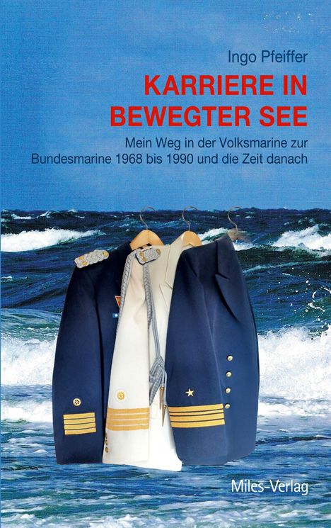 "KARRIERE IN BEWEGTER SEE" steht rot auf blauem Hintergrund, mit Marineuniformen vor bewegtem Meer.