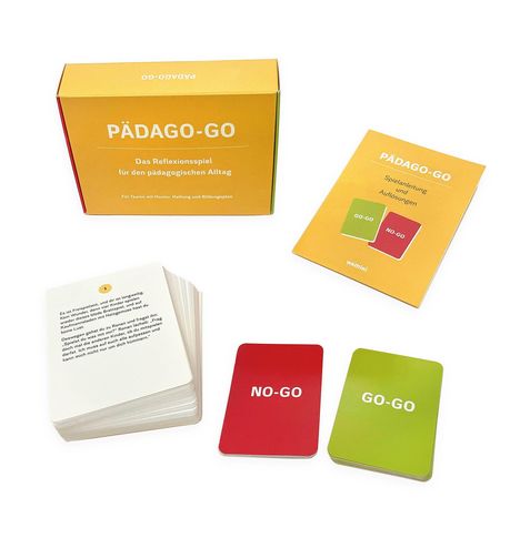 Text: "PÄDAGO-GO", "Das Reflexionsspiel für den pädagogischen Alltag", "Spielanleitung und Auflösungen".  
Ein Kartenspiel mit Anleitungen.
