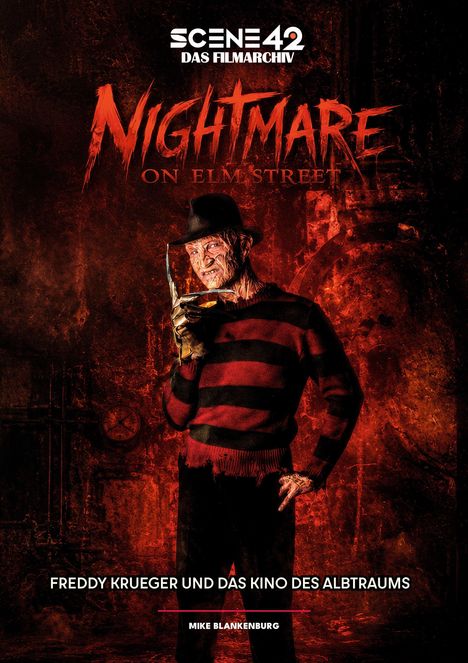 "Nightmare on Elm Street" steht groß in roter Schrift. Darunter Freddy Krueger mit Hut und Klingenhandschuh vor feurigem Hintergrund.
