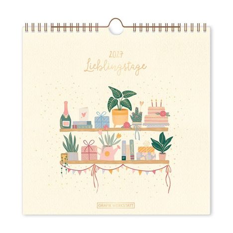 2024 Lieblingstage. Zwei Regalreihen mit Geschenken, Pflanzen, Büchern und einer Torte mit Kerzen in sanften Farben.