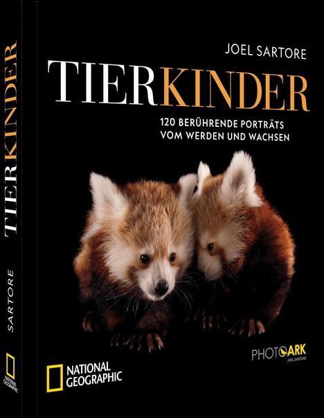 „TIERKINDER“ von Joel Sartore, zwei rote Pandabären auf schwarzem Hintergrund, National Geographic Logo.