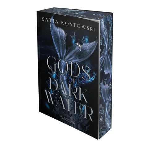 „KATJA ROSTOWSKI GODS OF DARK WATER ROMAN VAJONA“. Dunkles, mystisches Design mit Meeresmotiven und einer Flosse.