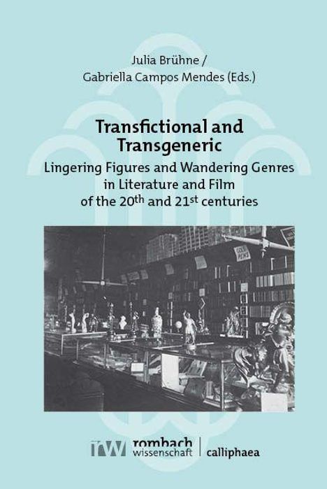 "Transfictional and Transgeneric" mit Bild einer Bibliothek voller Statuen und Bücher, hellblauer Hintergrund.