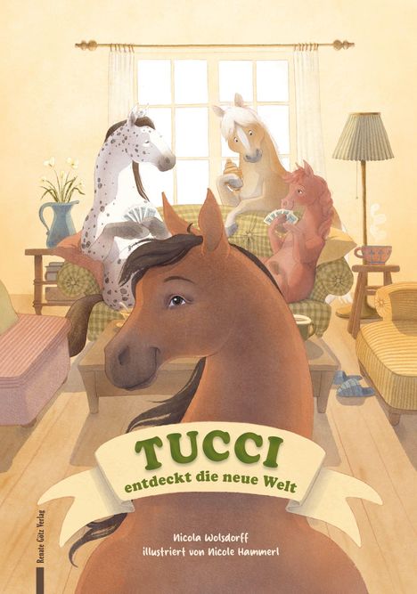 "TUCCI entdeckt die neue Welt". Illustration mit Pferden, die Karten spielen und entspannen in einem gemütlichen Raum.