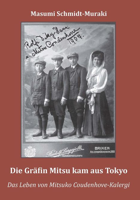 Titel: "Die Gräfin Mitsu kam aus Tokyo". Foto mit vier Personen in historischer Kleidung.
