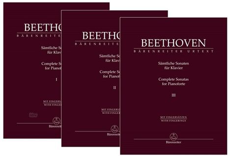 Drei Notenhefte mit den Titeln "BEETHOVEN", "Sämtliche Sonaten für Klavier" und "Complete Sonatas for Pianoforte".