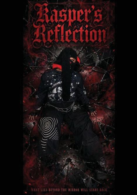 "Kasper's Reflection. What lies beyond the mirror will stare back." 

Person in dunkler, stilisierter Kleidung vor zersplittertem Spiegel.