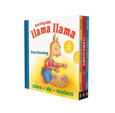 "Learning with Llama Llama" von Anna Dewdney. Ein Lama in rotem Pullover spielt mit Blöcken. Enthält drei Bücher.