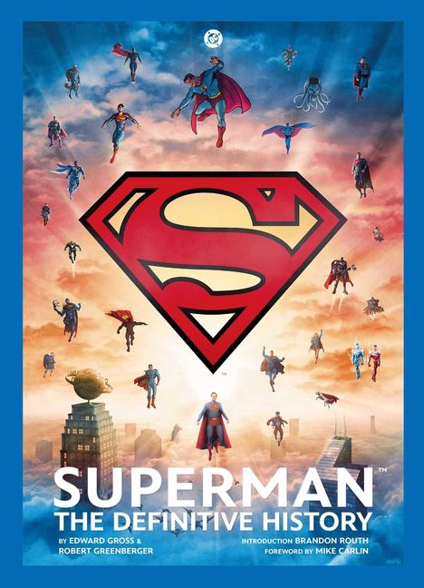Das Cover zeigt "Superman: The Definitive History". Mehrere Supermänner fliegen vor einem Sonnenuntergang.