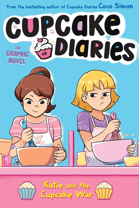 „Katie and the Cupcake War.“ Zwei Mädchen rühren Teig in Schüsseln, wirken konzentriert. Comic-Stil.