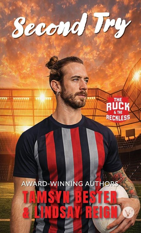 „Second Try“, „The Ruck & The Reckless“, „Award-Winning Authors Tamsyn Bester & Lindsay Reign“, Mann im Sportshirt mit Rugbyball.