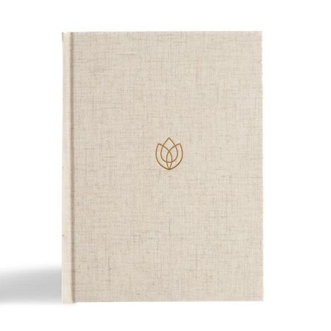 Ein schlichtes Buch mit einem kleinen, goldenen Blumenlogo auf einem hellen, strukturierten Cover.