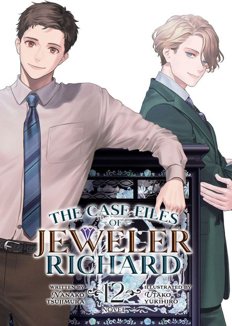 "The Case Files of Jeweler Richard 12", zwei stilisierte Männer in Anzügen, einer mit Krawatte, vor dekorativem Hintergrund.