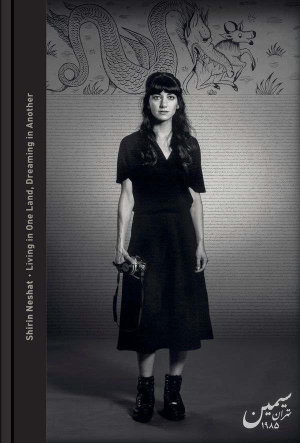 Living in One Land, Dreaming in Another - Shirin Neshat (Buch)