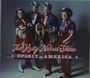 "The Kody Norris Show: Spirit of America" - Vier Personen in patriotischen Outfits mit Cowboyhüten, einer hält eine Gitarre.