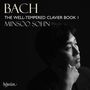 "BACH, THE WELL-TEMPERED CLAVIER BOOK I, MINSOO SOHN." Ein nachdenklicher Mann in Schwarz-Weiß, Hand am Kinn.