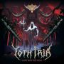„Yoth Iria: Gone with the Devil“. Dunkle, dämonische Kreatur mit Speer, flankiert von Hörnern und Flammen.