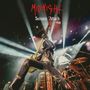 „MIDNIGHT“, „Satanic Attack Live!“. Musiker in Lederoutfit auf Bühne, spielt Gitarre, bunte Scheinwerfer im Hintergrund.