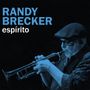 "RANDY BRECKER espírito" in blauer Schrift auf schwarzem Hintergrund. Ein Mann spielt Trompete, trägt eine Mütze.
