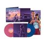 Das Bild zeigt Schallplatten von "Grand Theft Auto VI The Album" in Blau und Rosa mit Illustrationen im Hintergrund.