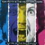 Oben: "TOM PETTY & THE HEARTBREAKERS". Unten: „Let Me Up (I’ve Had Enough)“. Gesicht in bunten vertikalen Streifen.