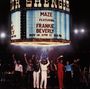 "MAZE featuring FRANKIE BEVERLY. NOV 14 8PM 15 8PM." Eine Gruppe Musiker steht auf einer Bühne und winkt.