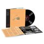 "Joni Mitchell", "Court and Spark", schwarze Vinyl-Schallplatte, orangefarbener Umschlag, beige Textseite, Broschüre.