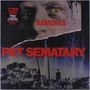 "PET SEMATARY" in großen roten Buchstaben, darüber "RAMONES". Ein unheimliches Gesicht und ein düsterer Friedhof im Hintergrund.