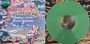 „Red Hot Chili Peppers: Return of the Dream Canteen“. Limited Edition auf grünem Vinyl. Surrealistisches, buntes Cover.