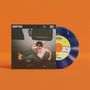 Covertext: "CHAT PILE," "Masks," "Sitting," "SUB POP." Ein Oberkörper mit lockerer Haltung, blauer Schallplatte.