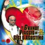 "Il Grande Viaggio di Gigi D'Agostino Vol. 1" in bunter Schrift vor Herz und DJ mit erhobener Hand.