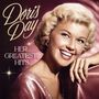 „Doris Day: Her Greatest Hits.“ Eine lächelnde Frau mit blonden Haaren in glitzerndem, rosa Kleid auf rosafarbenem Hintergrund.