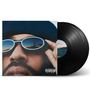 Plattenhülle mit "Parental Advisory: Explicit Content", Mann mit Sonnenbrille, Vinyl-Schallplatte sichtbar.