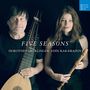 Oben steht "FIVE SEASONS". Darunter Namen: "Dorothee Oberlinger" und "Edin Karamazov". Ein Mann mit Laute, Frau mit Flöte.