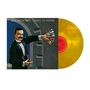 "BLUE ÖYSTER CULT AGENTS OF FORTUNE" oben. Ein Mann im Anzug hält Tarotkarten. Eine gelbe Vinyl-Schallplatte ist sichtbar.