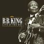 "B.B. King Live at the BBC." Schwarz-weiß, Mann spielt Gitarre, trägt Anzug; links Text, rechts sein Bild.