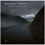 Text: Mick Goodrick, Fred Hersch, Feebles, Fables and Ferns. Eine kurvige Straße bei düsterem, wolkigem Himmel.