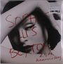 Text: "Sophie Ellis Bextor 25th Anniversary". Schwarz-weißes Porträt einer Frau mit rotem Text darauf.