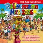 3CD XXL Fan Edition. Ballermann Hits 2026. Julian Sommer, Mia Julia, Lorenz Büffel u.v.m. Illustration mit feiernden Menschen am Strand.