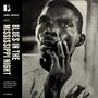 Blues in the Mississippi Night, Lomax Archive LMX101. Schwarz-Weiß-Foto eines nachdenklichen Mannes.
