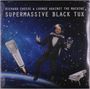 Oben steht „RICHARD CHEESE & LOUNGE AGAINST THE MACHINE“ und „SUPERMASSIVE BLACK TUX“. Ein Mann im Anzug schwebt im Weltraum.