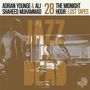"ADRIAN YOUNGE & ALI SHAHEED MUHAMMAD 28 THE MIDNIGHT HOUR: LOST TAPES JAZZ IS DEAD." Zwei Personen im Tonstudio.